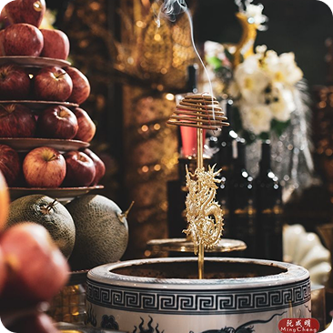 Đồ Thờ Bằng Đồng Có Tốt Không? Nên Dùng Đồ Thờ Bằng Đồng Hay Bằng Sứ